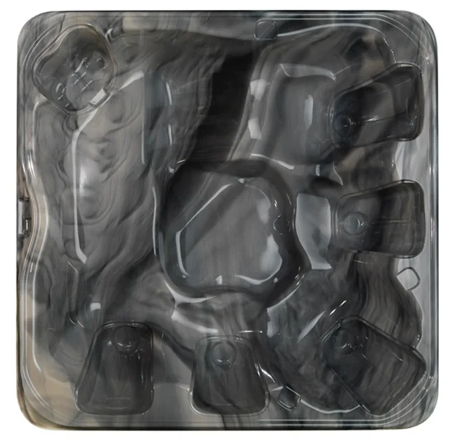 Cadă cu hidromasaj GAMA 220×220×95 cm, cu un design pătrat, de culoare gri, realizată din acril, dotată cu mai multe locuri pentru șase persoane și cu jeturi de masaj vizibile.